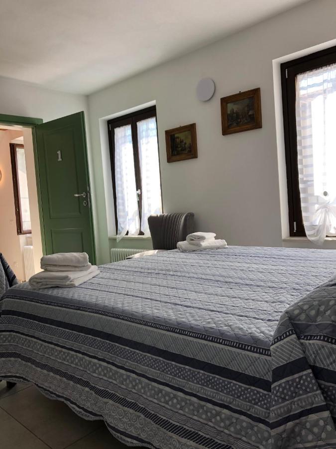 La Casa Della Ada Hotell Castelnuovo del Garda Exteriör bild